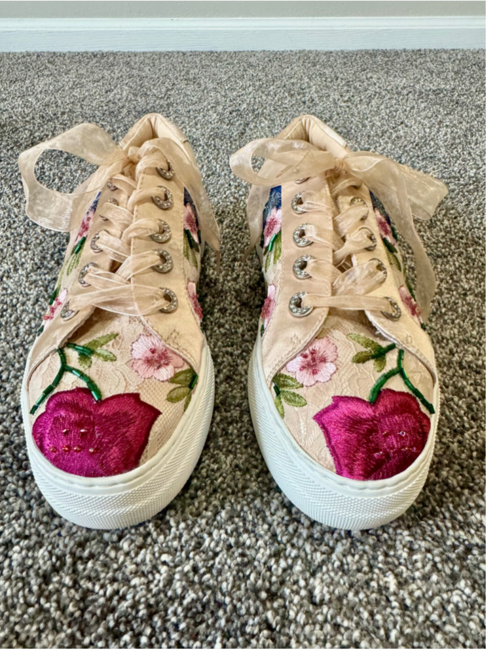 Women's Betsey Johnson Jayla Embroidered & Beaded Sneakers Size 8.5 - Picture 2 of 13
